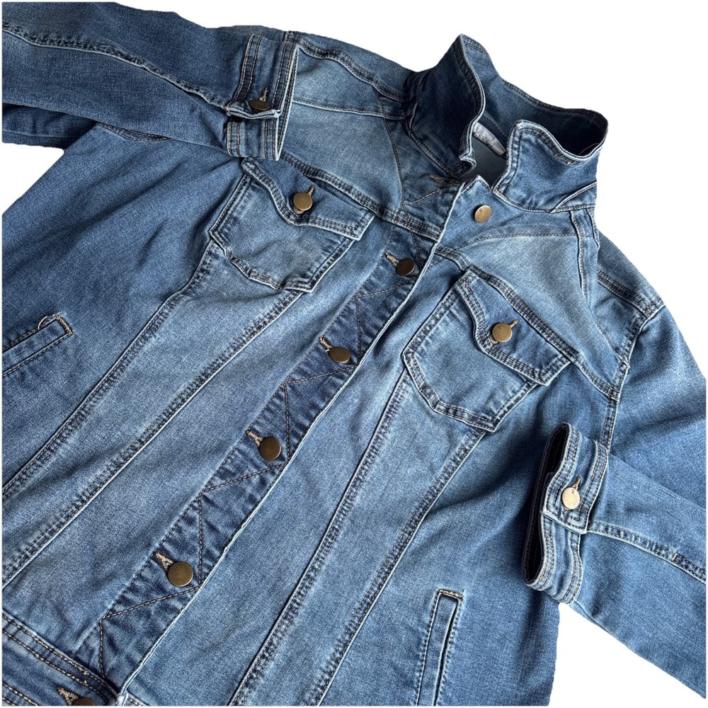 Westport Women's Faded Blue 1X Denim Jacket stretch fabric, snap closure